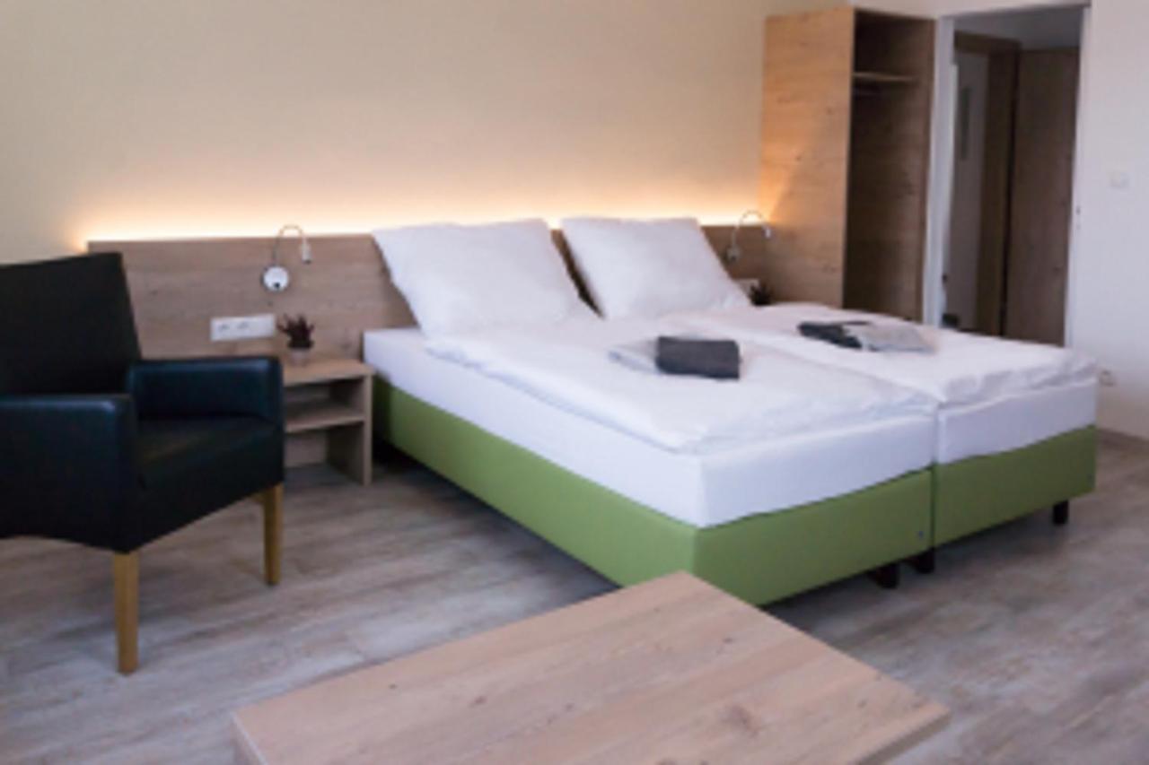 Bauers Gaestehaus Obersiebenbrunn Dış mekan fotoğraf